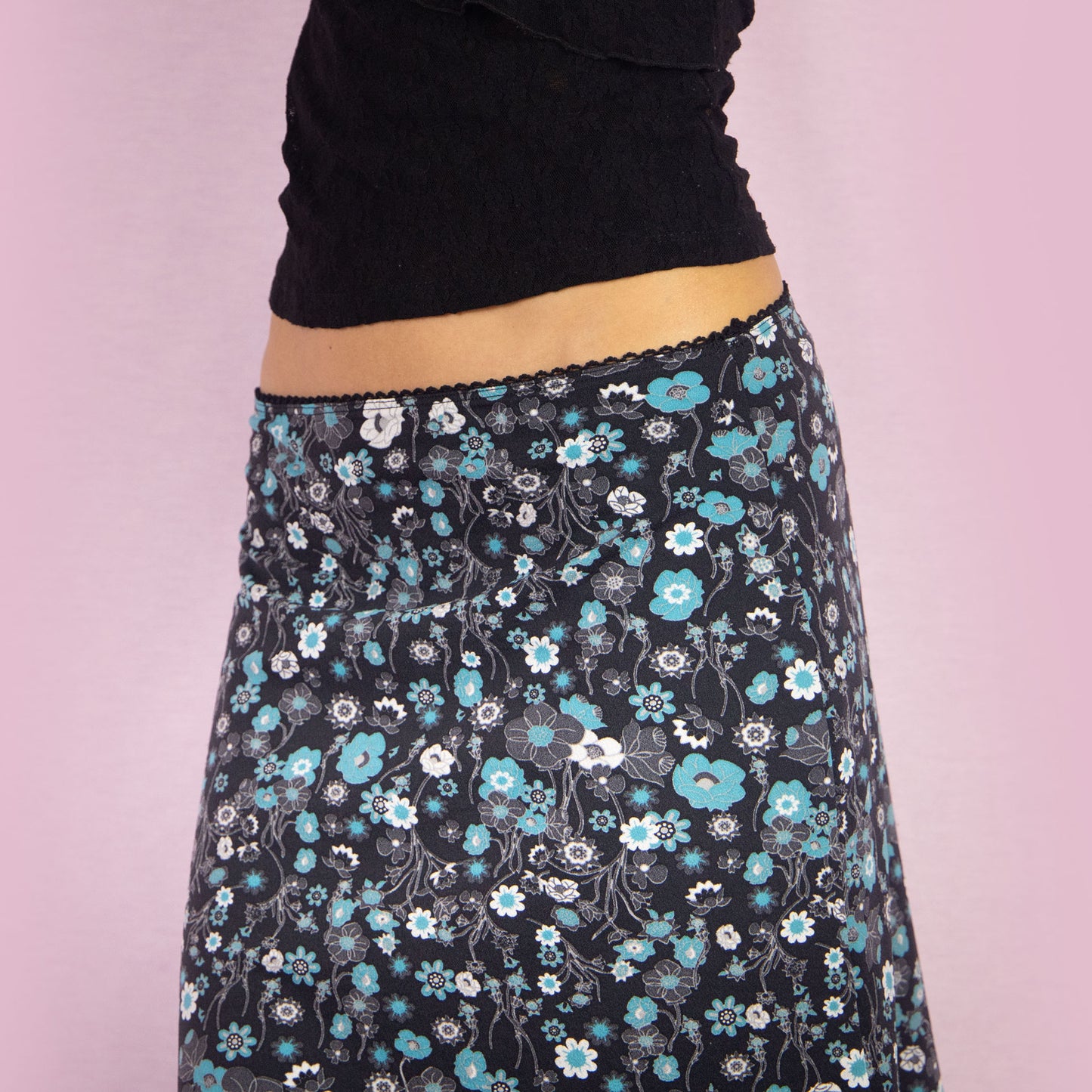 Vintage Y2K Black Floral Mesh Mini Skirt - Size M