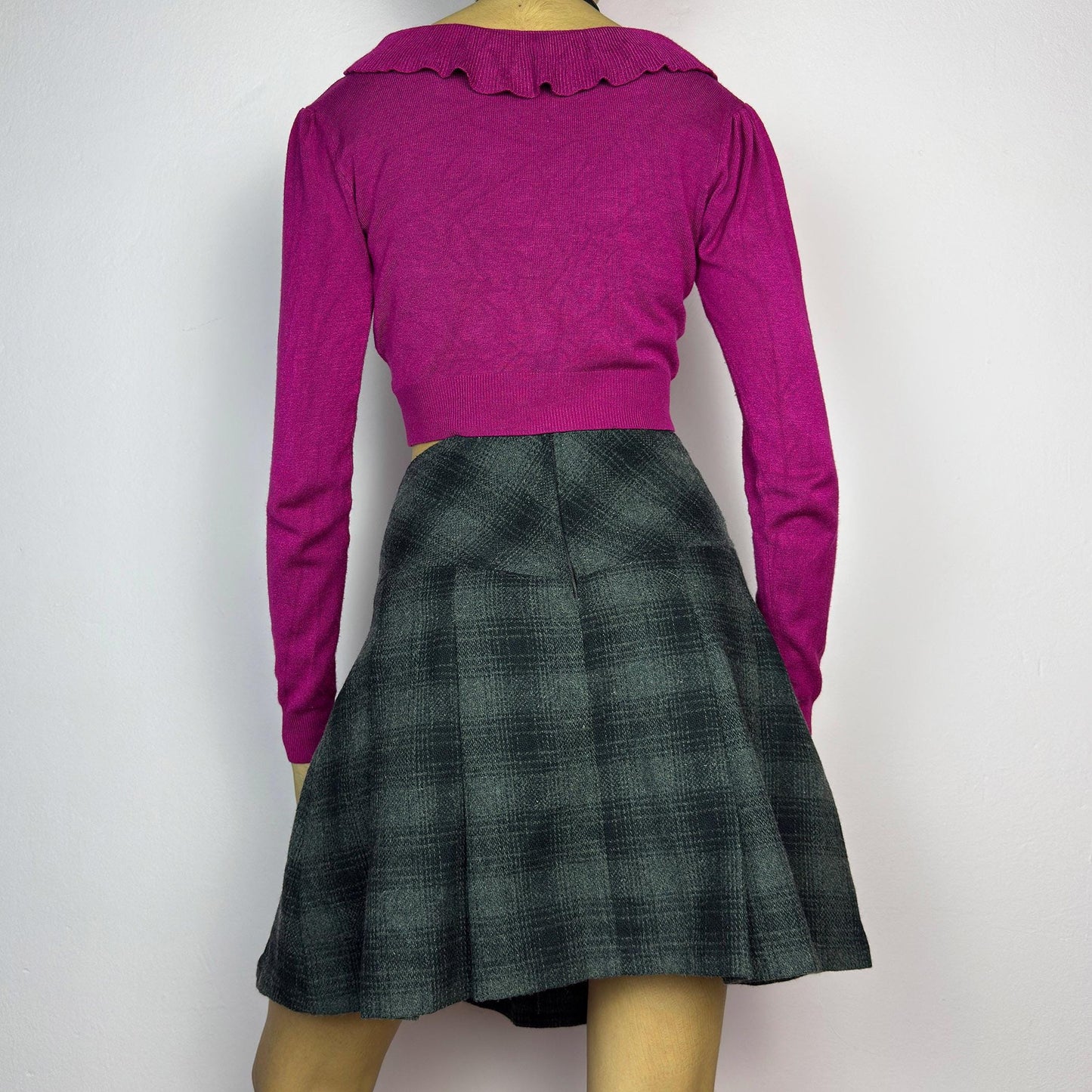 Vintage Y2K Gray Plaid Pleated Mini Skirt – Size M