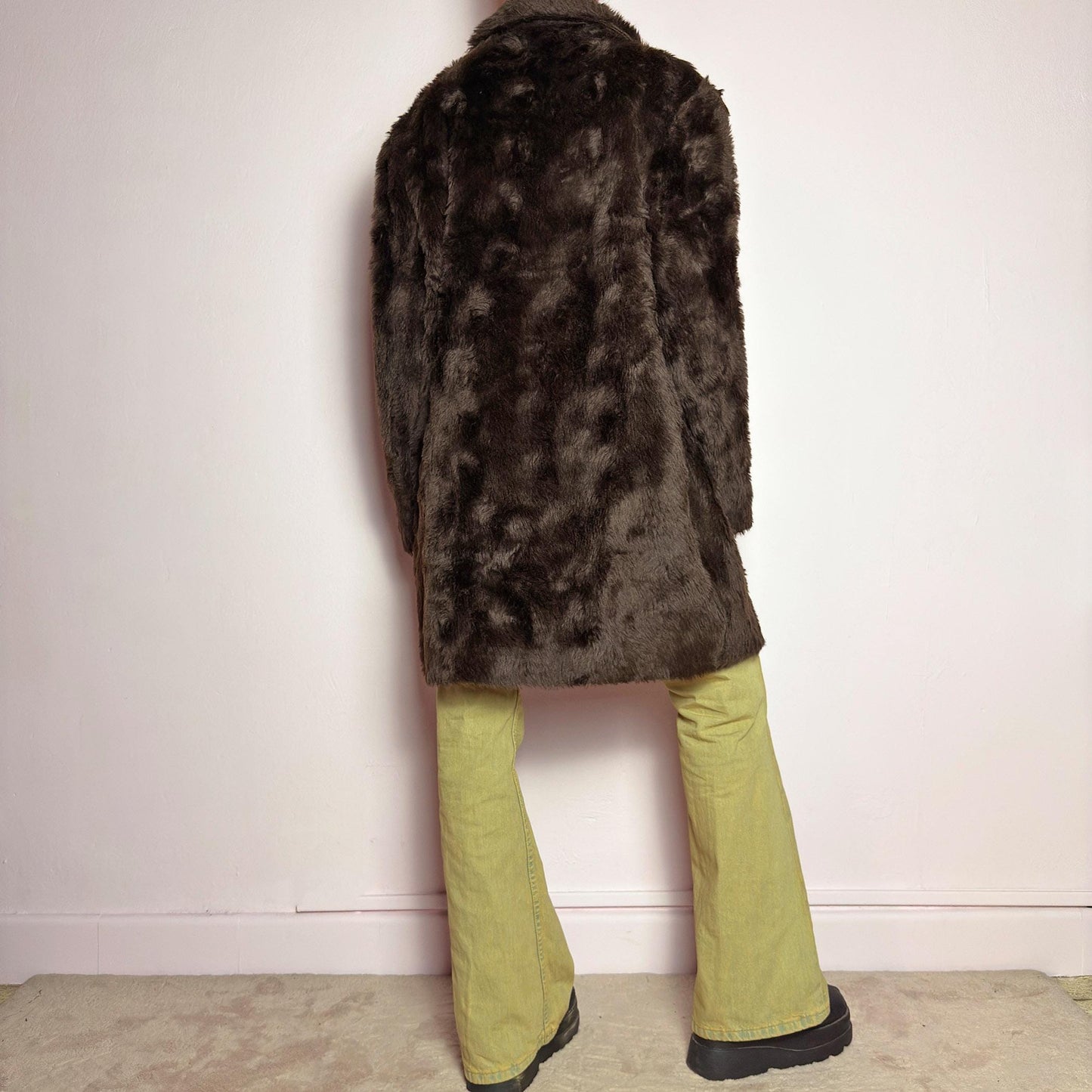 Vintage 90s Brown Wide Collar Button Faux Fur Coat – Size L