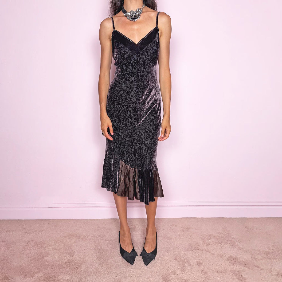 Vintage 2000s brown velvet devoré slip midi dress with burnout paisley texture, adjustable straps, V neckline, fluid drape, and asymmetric ruffled hem. Subtle sheen gives it an elegant dark romantic feel, ideal for mysterious night rendezvous. Made in France from 70% viscose and 30% silk blend. Excellent vintage condition.