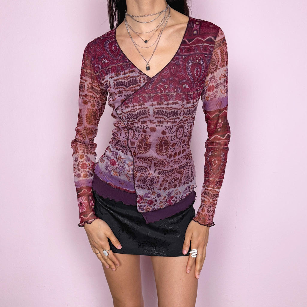 Vintage 2000s boho purple lilac abstract paisley graphic print mesh long sleeve fitted stretchy top with an asymmetric front detail and V-neck. Lightweight with a soft sheer texture, perfect for spring or autumn layering with a whimsical fairycore feel. Excellent vintage condition.