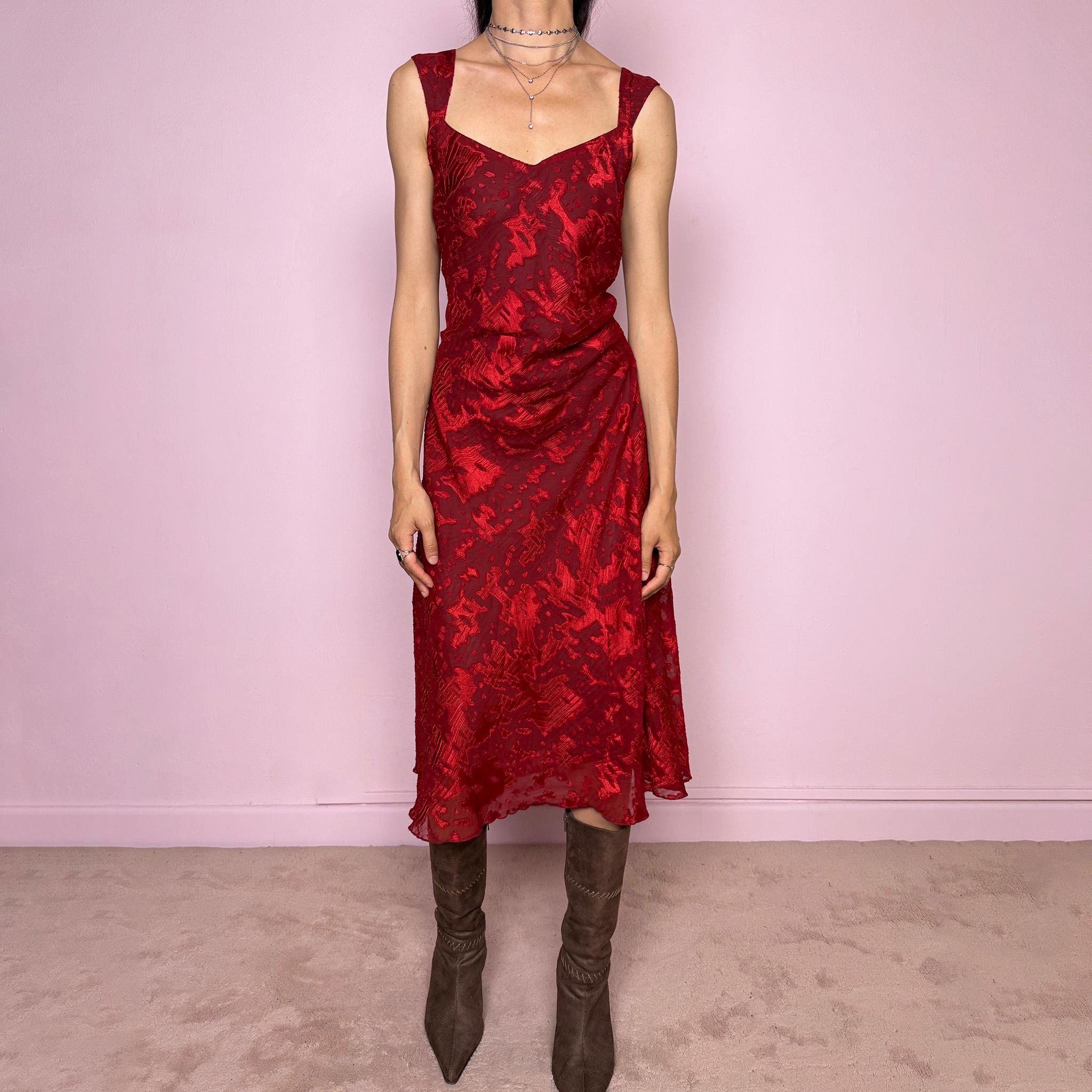 Vintage 2000s red and burgundy flared midi dress in a rich textured fabric with a semi-sheer abstract effect throughout and wide shoulder straps. The deep red tone and texture give the piece a romantic 90s / early 2000s evening feel, perfect for date nights and special occasions. Made from non-stretch polyester. Excellent vintage condition.
