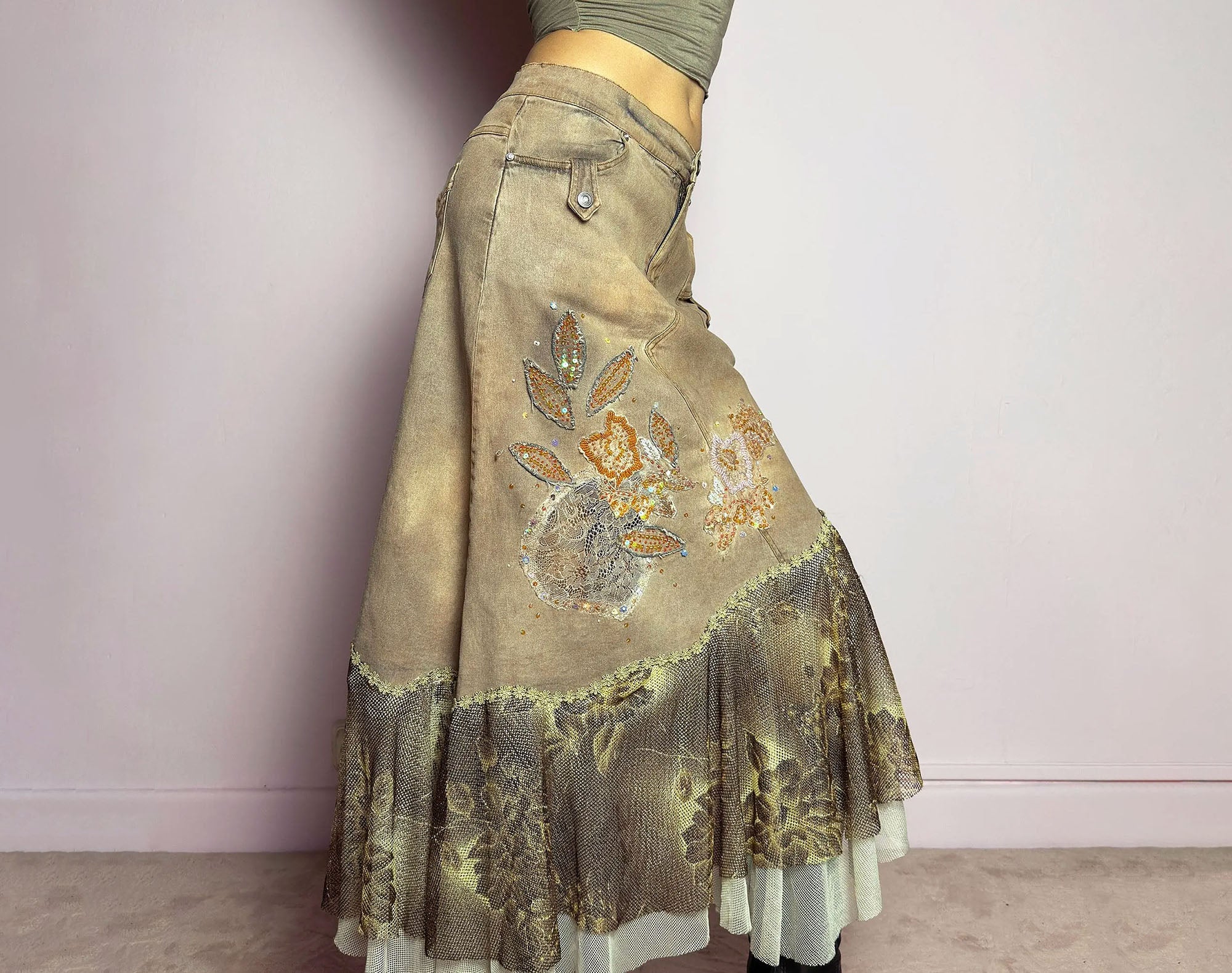 Curated Dreamy Vintage Hot Couture by Wanda Core. One-of-a-kind garments handpicked in Europe, shipped worldwide from Spain.