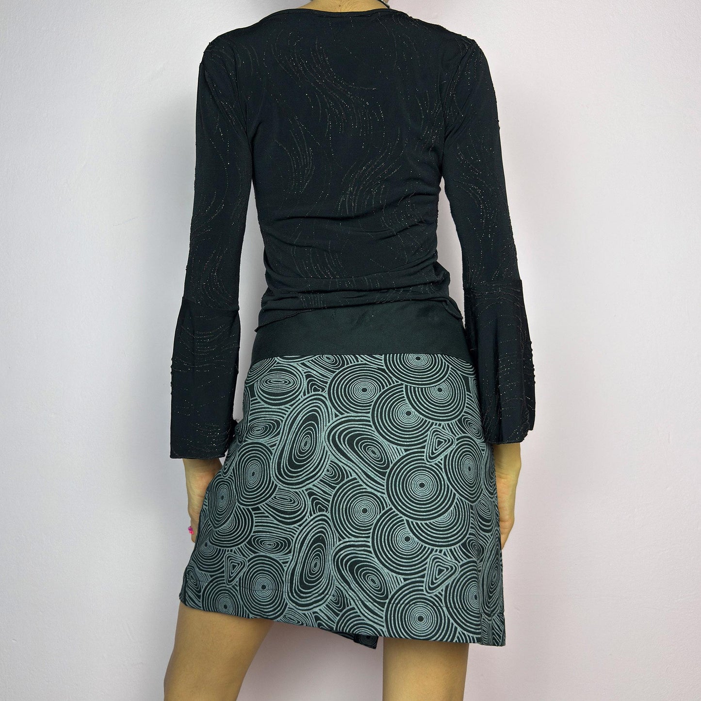 Vintage Y2K Geometric Swirl Wrap Black Mini Skirt – Size M