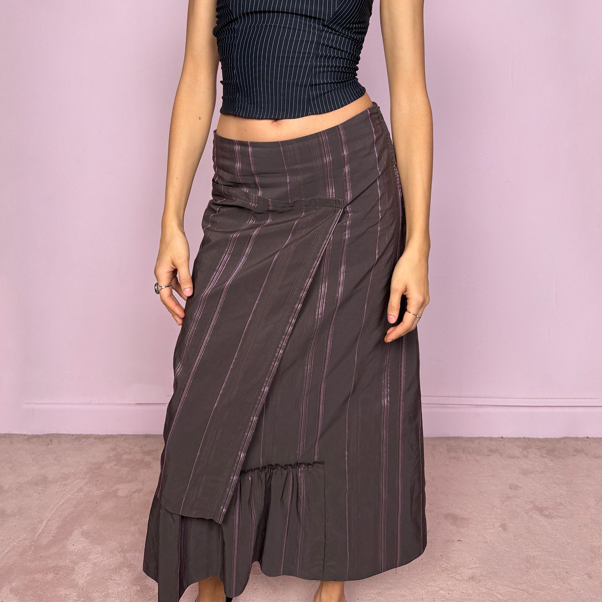 Vintage 2000s brown pinstripe midi skirt with deconstructed layered design and subtle pink stripes. Features side zip closure, ruffle hem, and structured no-stretch fabric. Can be worn mid to low rise for XXS/XS or high waisted for S. Very unique fairycore grunge futuristic piece with elegant edge. Excellent vintage condition.