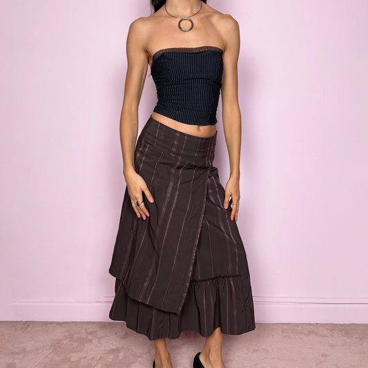 Vintage 2000s brown pinstripe midi skirt with deconstructed layered design and subtle pink stripes. Features side zip closure, ruffle hem, and structured no-stretch fabric. Can be worn mid to low rise for XXS/XS or high waisted for S. Very unique fairycore grunge futuristic piece with elegant edge. Excellent vintage condition.