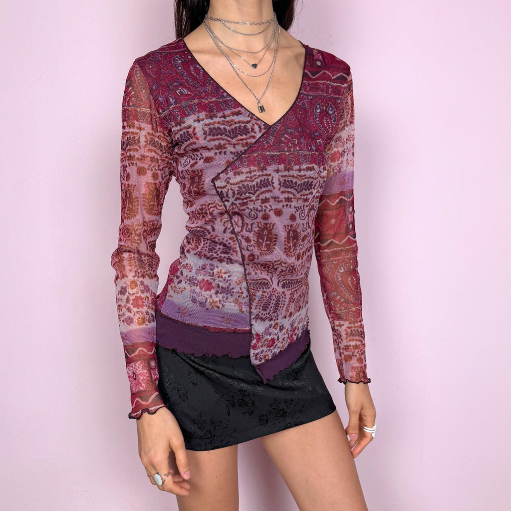 Vintage 2000s boho purple lilac abstract paisley graphic print mesh long sleeve fitted stretchy top with an asymmetric front detail and V-neck. Lightweight with a soft sheer texture, perfect for spring or autumn layering with a whimsical fairycore feel. Excellent vintage condition.